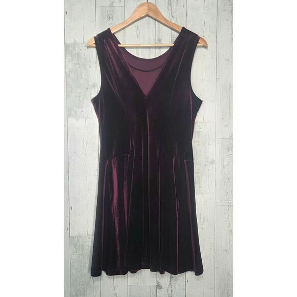 BCBGeneration Velvet Holiday Dress Burgundy Sz. L (J) - Picture 4 of 5